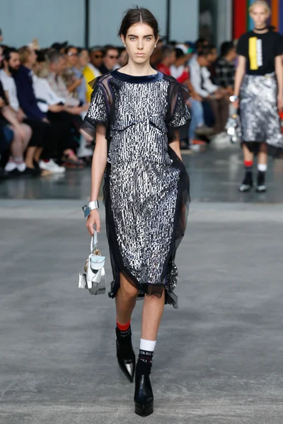 Look 13